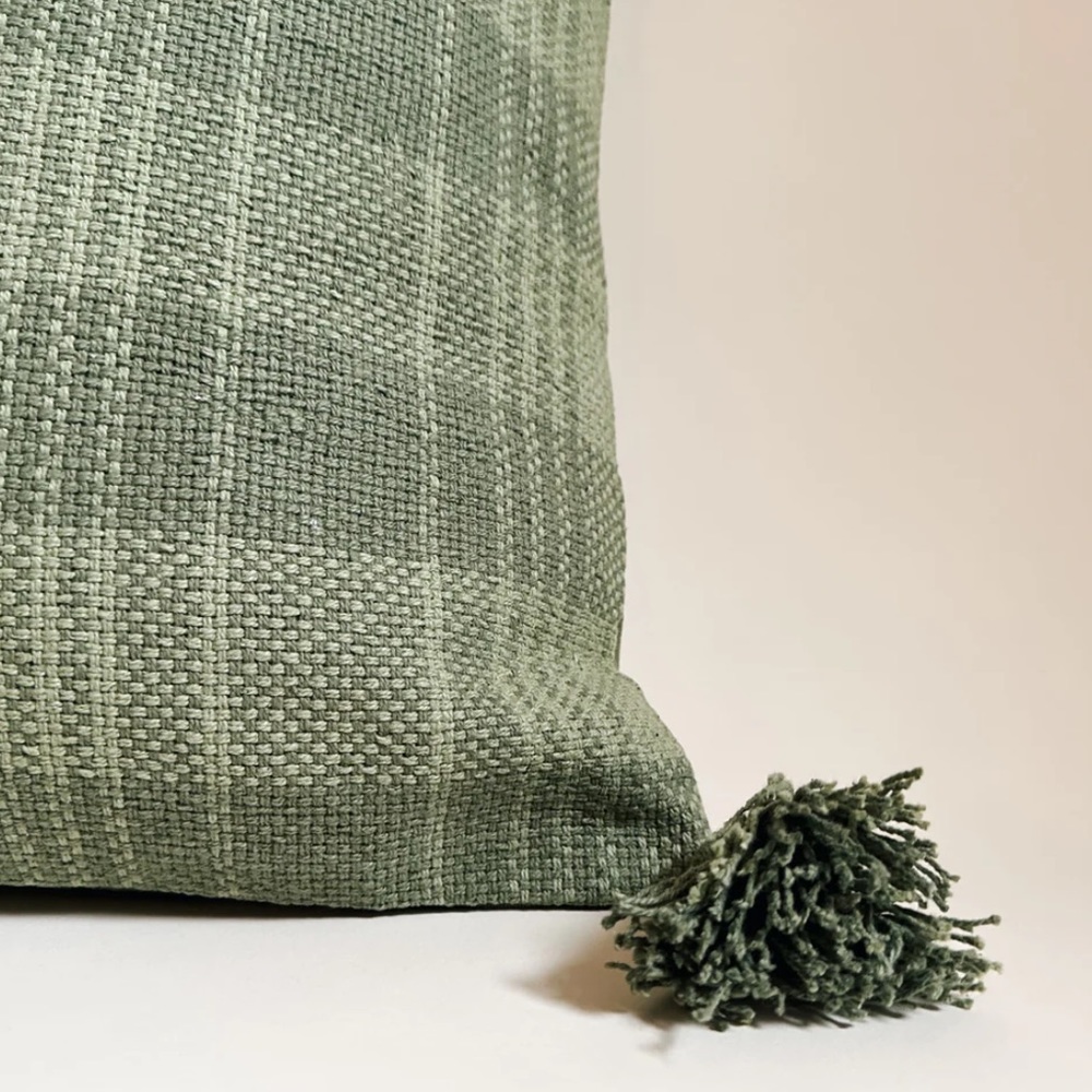 NWT Handwoven Plaid Pillow Green - Picture 2 of 6